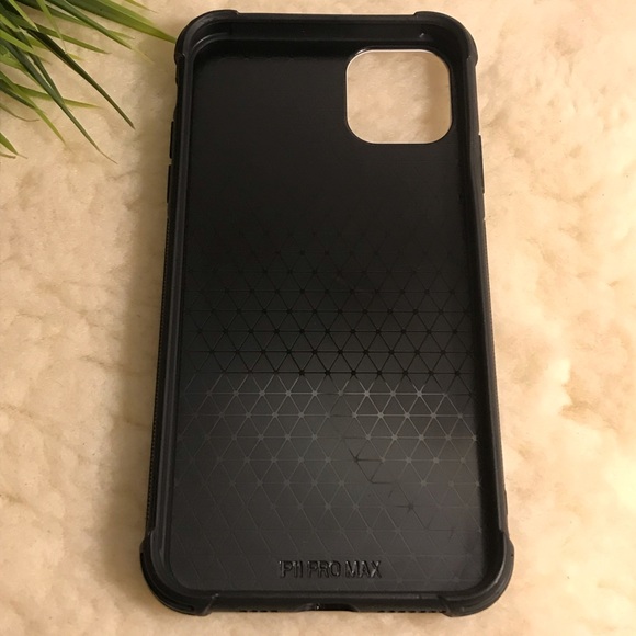 NEW iPhone 11 Pro Max Case In Love Kissing Design Phone Case - Picture 5 of 8